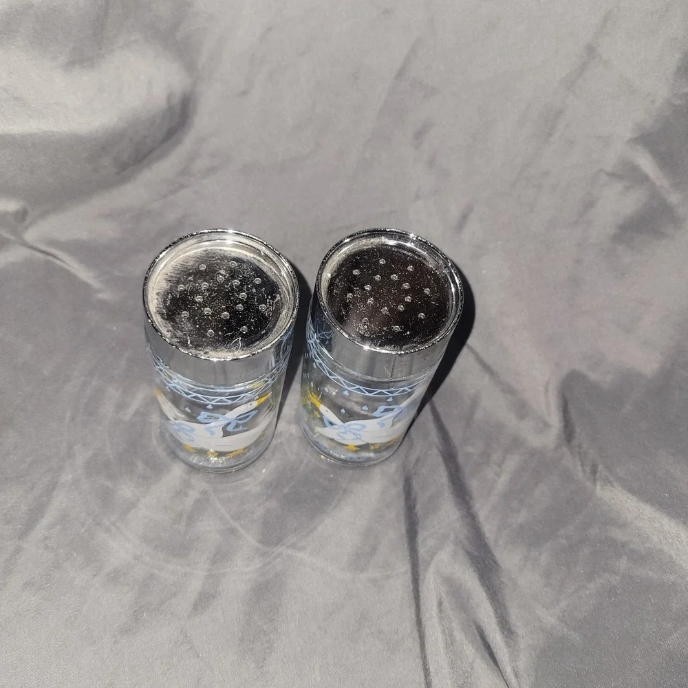 Vtg Anchor Hocking Salt and Pepper Shakers Farm Country Ducks Goose Cottagecore